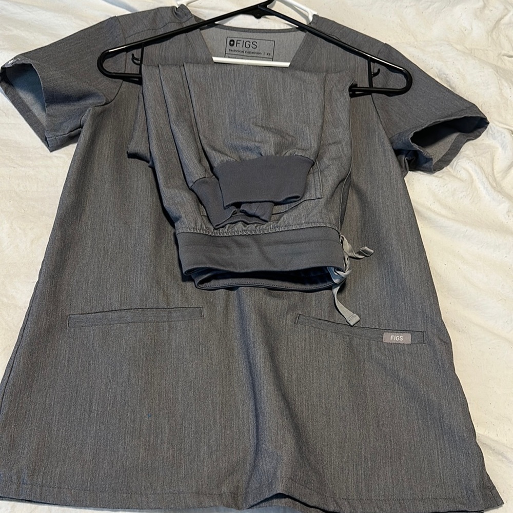 Figs Scrub Set
